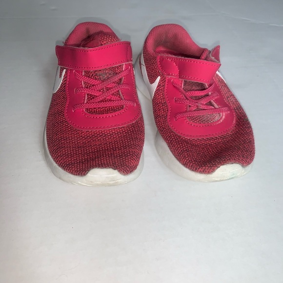 Kids pink nike shoes - Picture 3 of 7